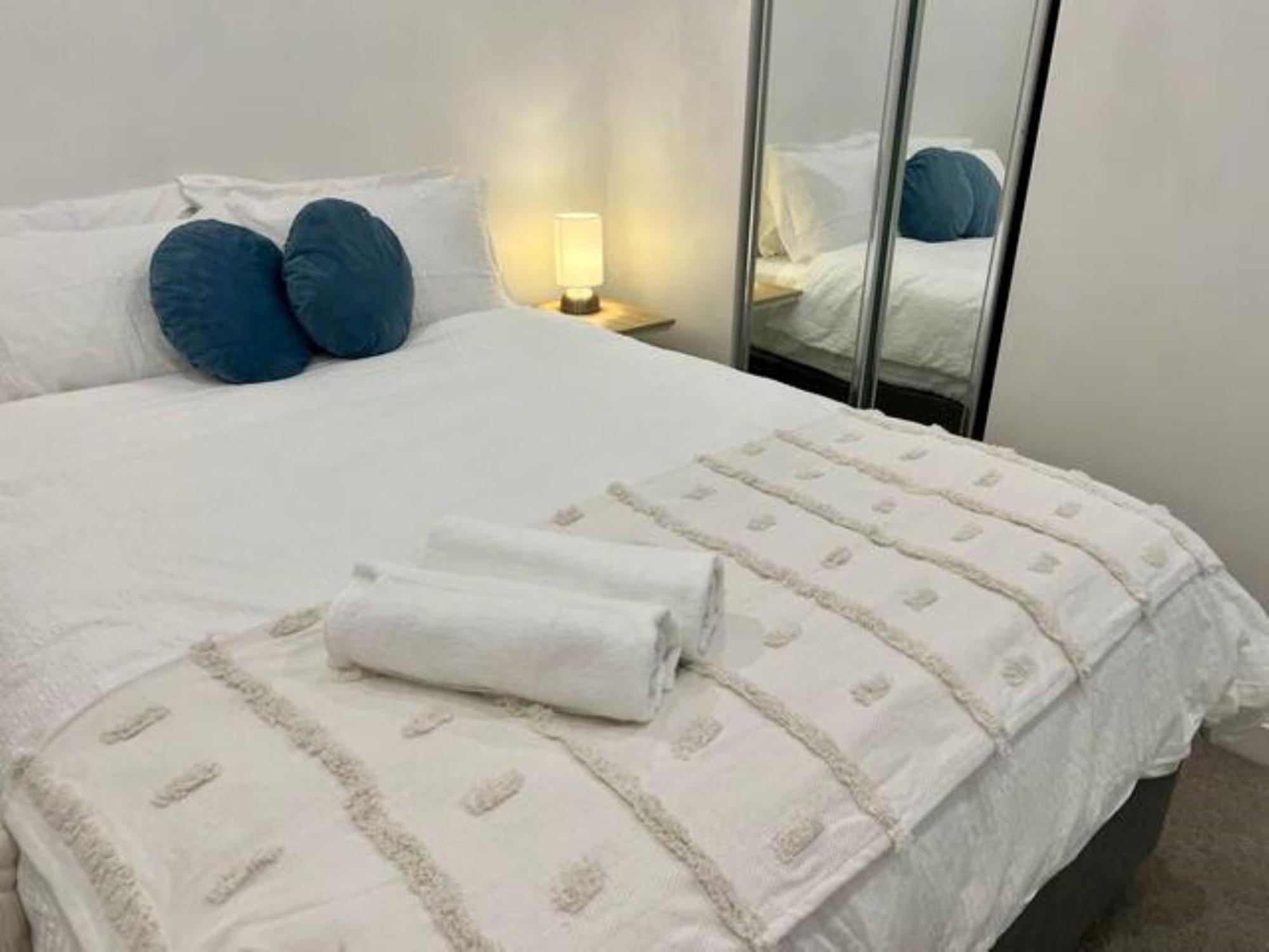 Apartment 2-bed With Pool, Gym, Parking And Balcony Brisbane