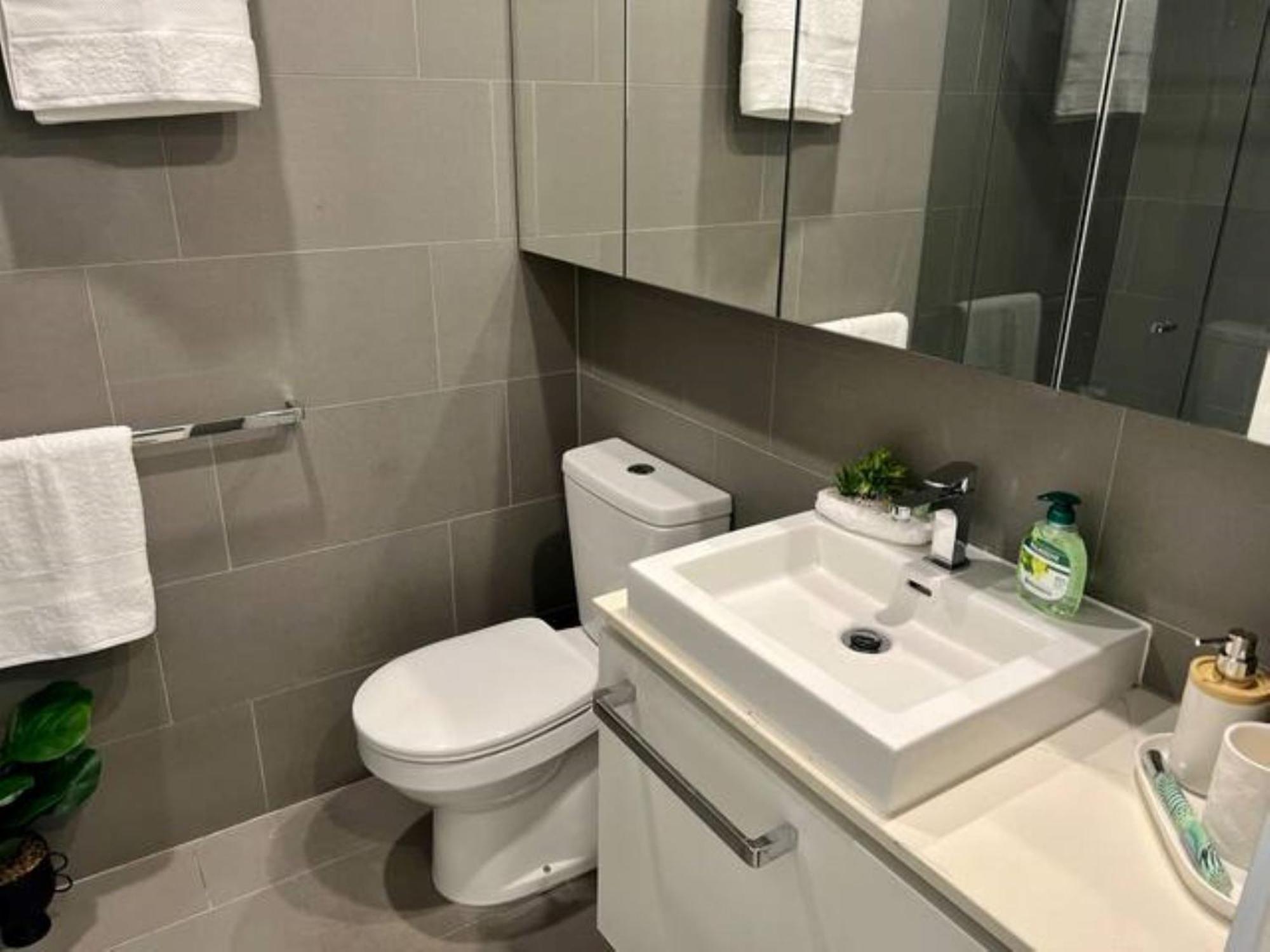 2-bed With Pool, Gym, Parking And Balcony *